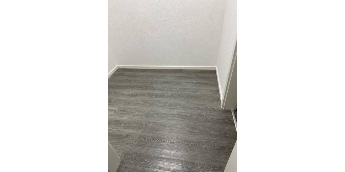 Helle 1-Zimmer Wohnung mit Balkon zimmer