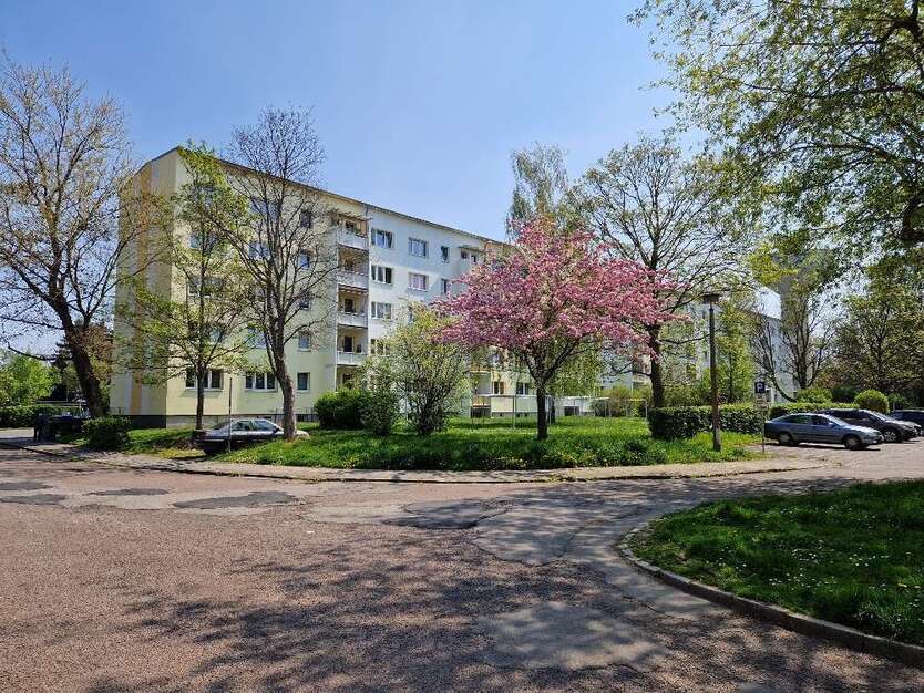Wohnung zum Mieten in Altenburg 275 € 46.66 m²