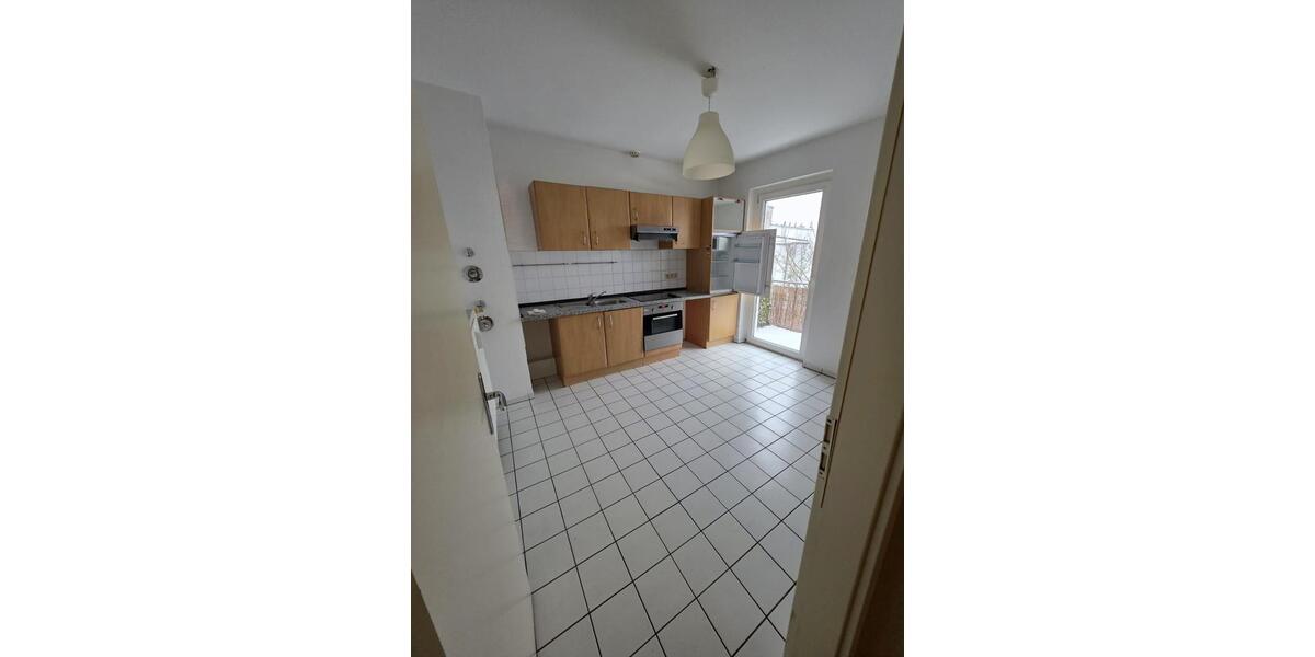 Dachgeschoßwohnung Schwerin - 3 Zimmer, 67 m&sup2;, 668&euro; | Angebot:24846507