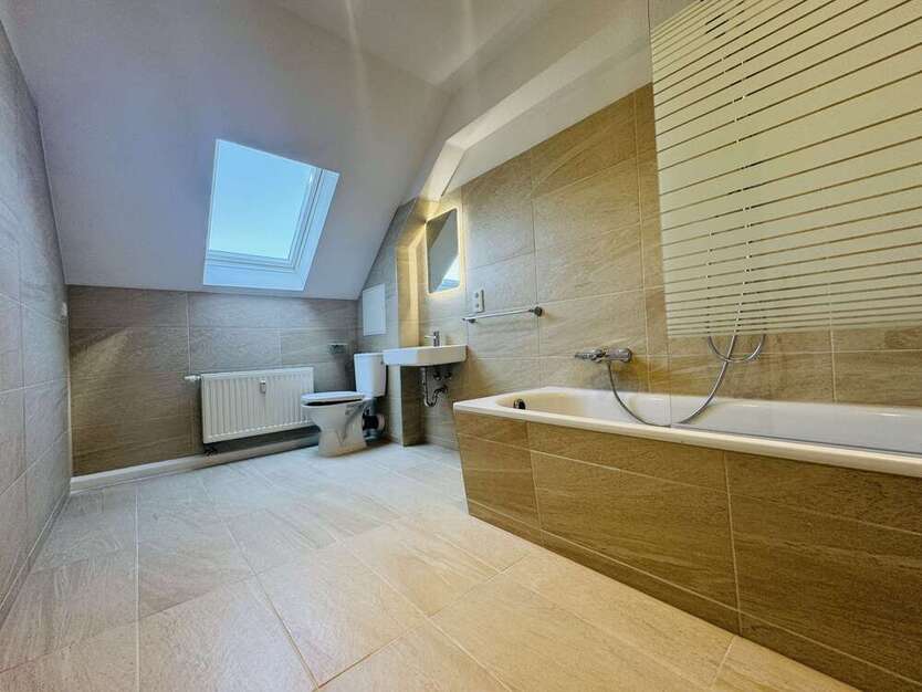 Wohnung zum Mieten in Chemnitz 599 € 95.2 m² 4 zimmer