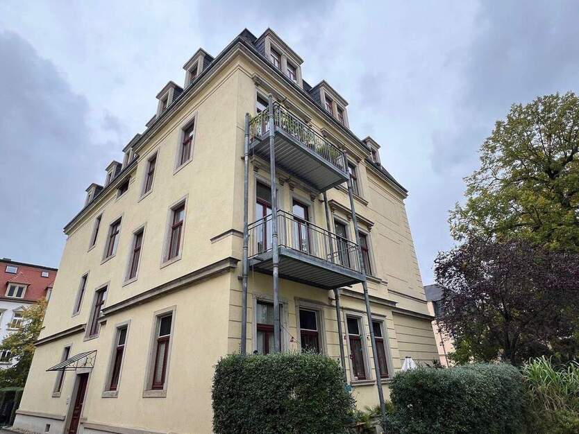 Gemütliche Wohnung im sanierten Altbau mitten in Striesen 2 zimmer