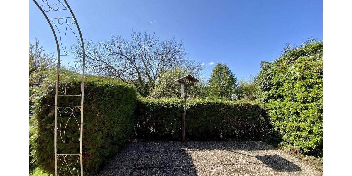 Traumhafter Bungalow mit großem Garten und Garage 4 zimmer