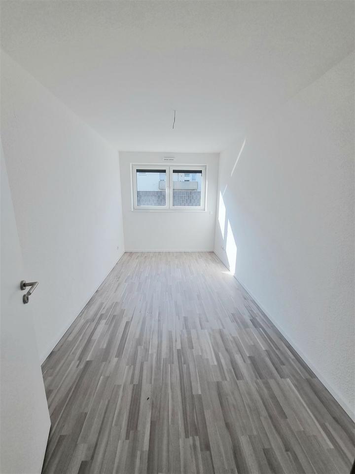 barrierefreie 3ZKB im EG ab 01.11.25 zur Miete frei, Miete warm 1.350€