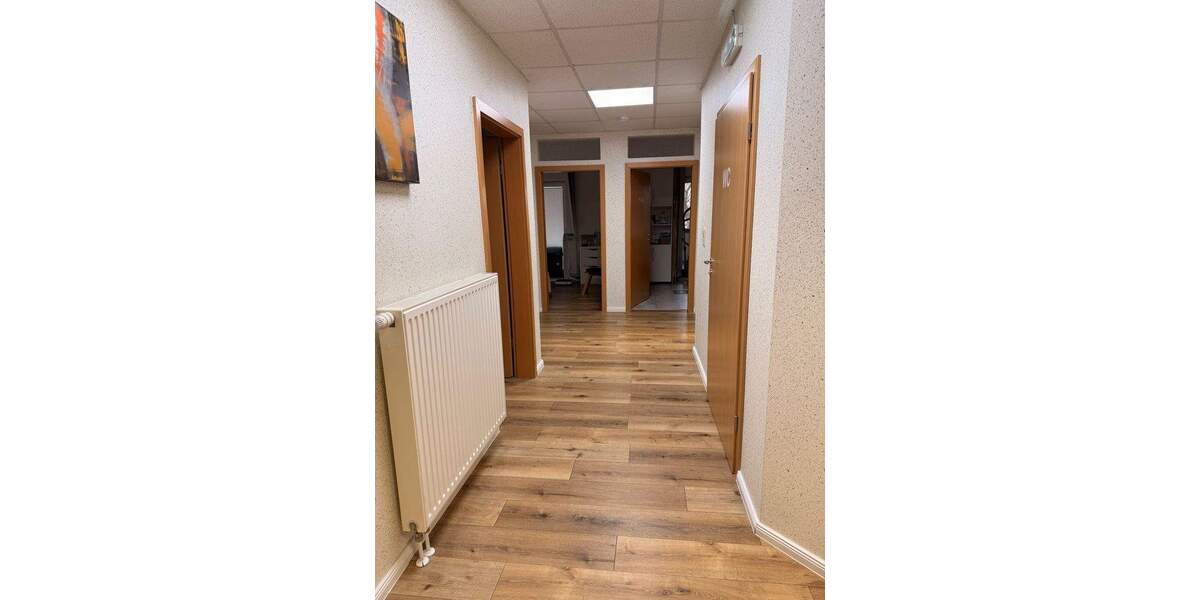 Gewerbeobjekt Südbrookmerland / Moordorf Moordorf - 5 Zimmer, 1.500&euro; | Angebot:25695439