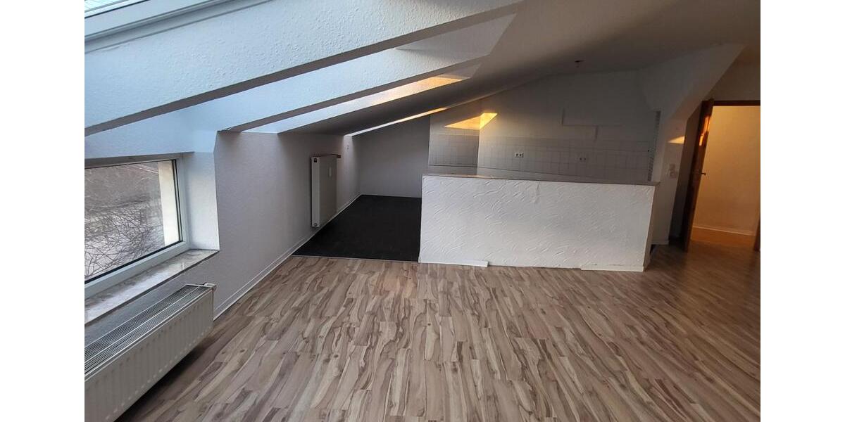 Großzügige 4-Zimmer DG-Wohnung 4 zimmer