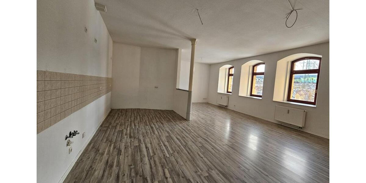 Erdgeschoßwohnung Crimmitschau - 4 Zimmer, 135 m&sup2;, 919&euro; | Angebot:24426878