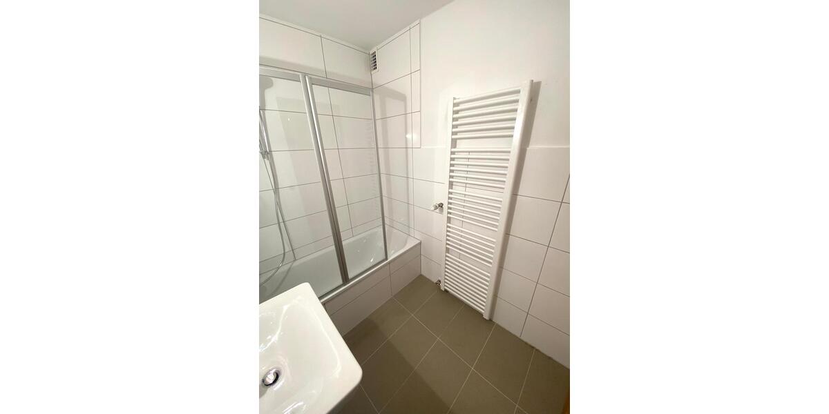 Etagenwohnung Duisburg Duisburg-Mitte - 2 Zimmer, 61 m&sup2;, 520&euro; | Angebot:24678840