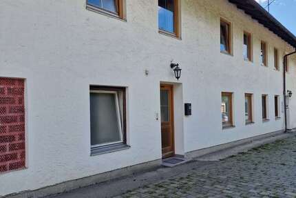 Haus Reischach - 4 Zimmer, 100 m&sup2;, 700&euro; | Angebot:24872053