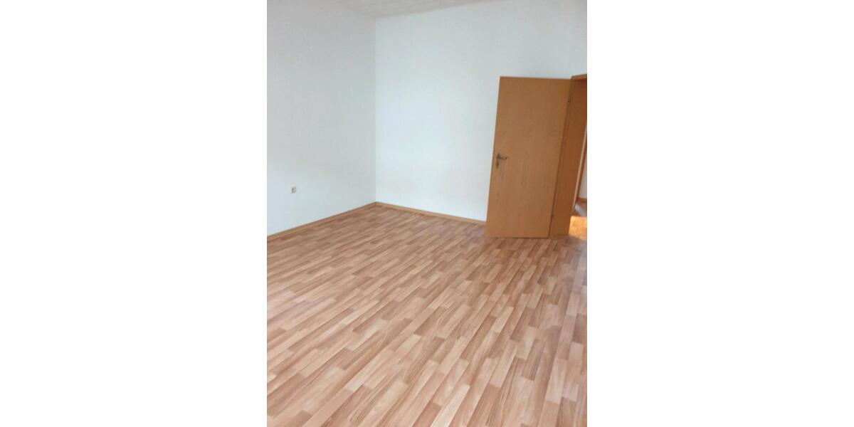 Etagenwohnung Haldensleben - 4 Zimmer, 92 m&sup2;, 850&euro; | Angebot:26234227