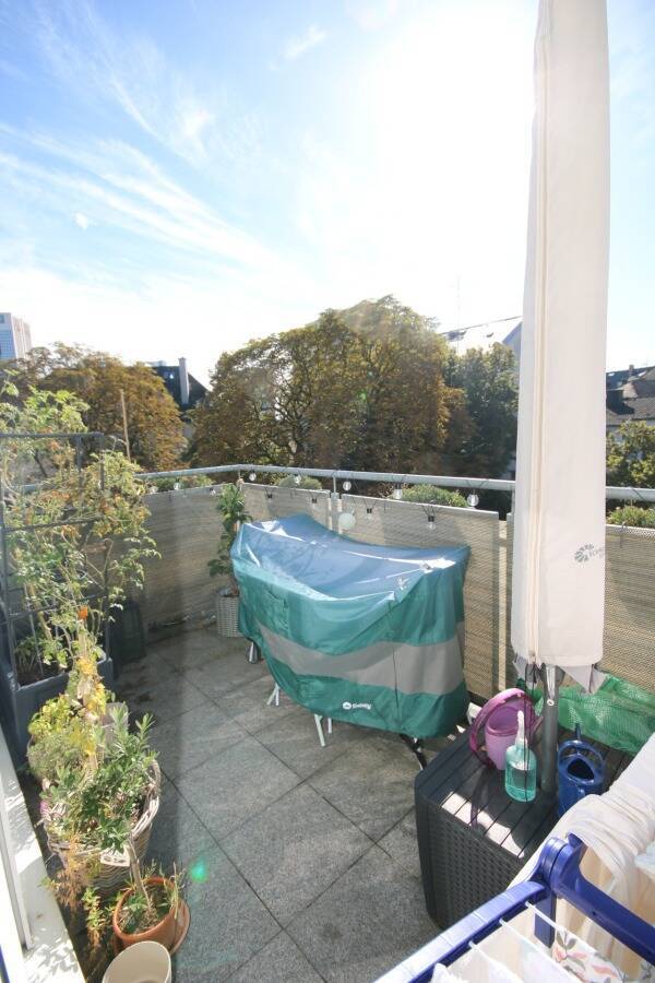 **Schicke, helle 2-Zi. Maisonette Wohnung, Westend-Nord, Reuterweg + EBK + Balkon**