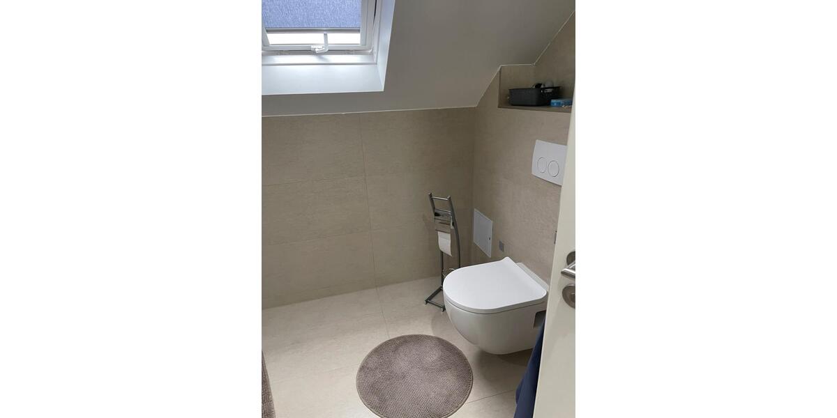 Helle 2,5 Dachgeschosswohnung nähe Reha Klinik zimmer