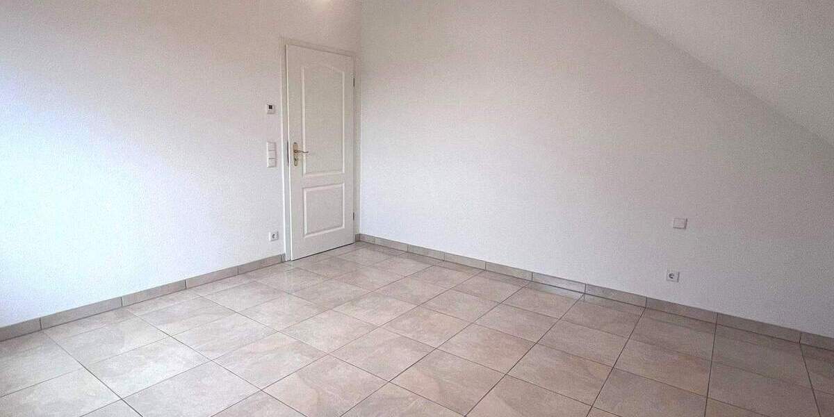 Etagenwohnung Kleinblittersdorf Rilchingen-Hanweiler - 5 Zimmer, 130 m&sup2;, 980&euro; | Angebot:24647828