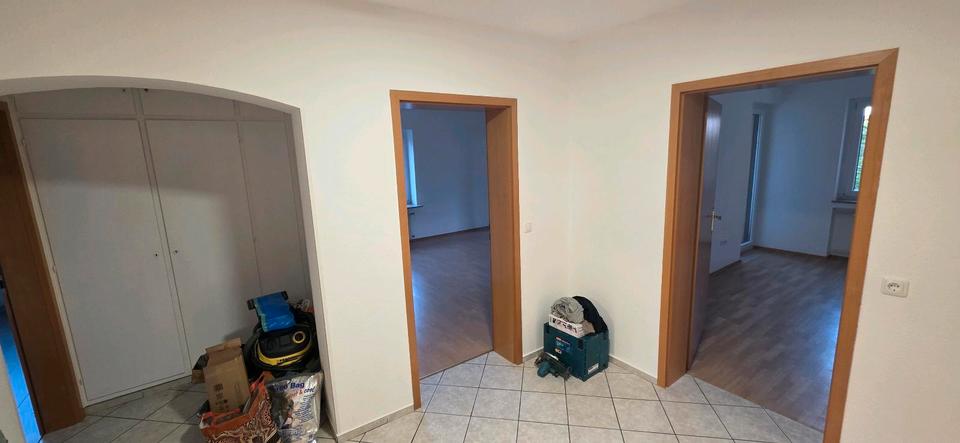 Etagenwohnung Niederwerrn - 3 Zimmer, 85 m&sup2;, 800&euro; | Angebot:26334778