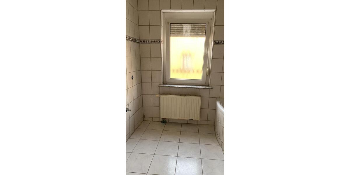 Teils möblierte Doppelhaushälfte mitten in der Stadt (4xZimmer) 4 zimmer