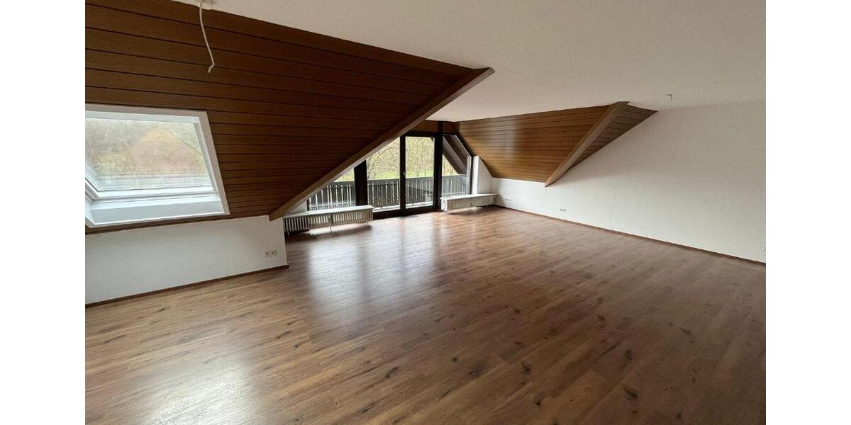 Charmante 5-Zimmer-Wohnung in beliebter Lage mit Kellerabteilung und Stellpaltz 5 zimmer