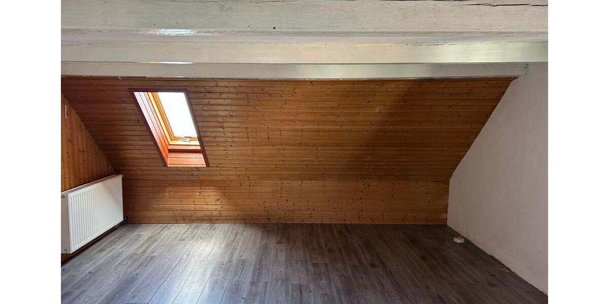 Dachgeschoßwohnung Markgröningen - 3 Zimmer, 100 m&sup2;, 1.100&euro; | Angebot:24513320