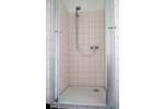 Qualitative Erdgeschoss- WE mit Balkon, FB-Heizung, Bad mit Dusche, Wanne, Fenster 2 zimmer