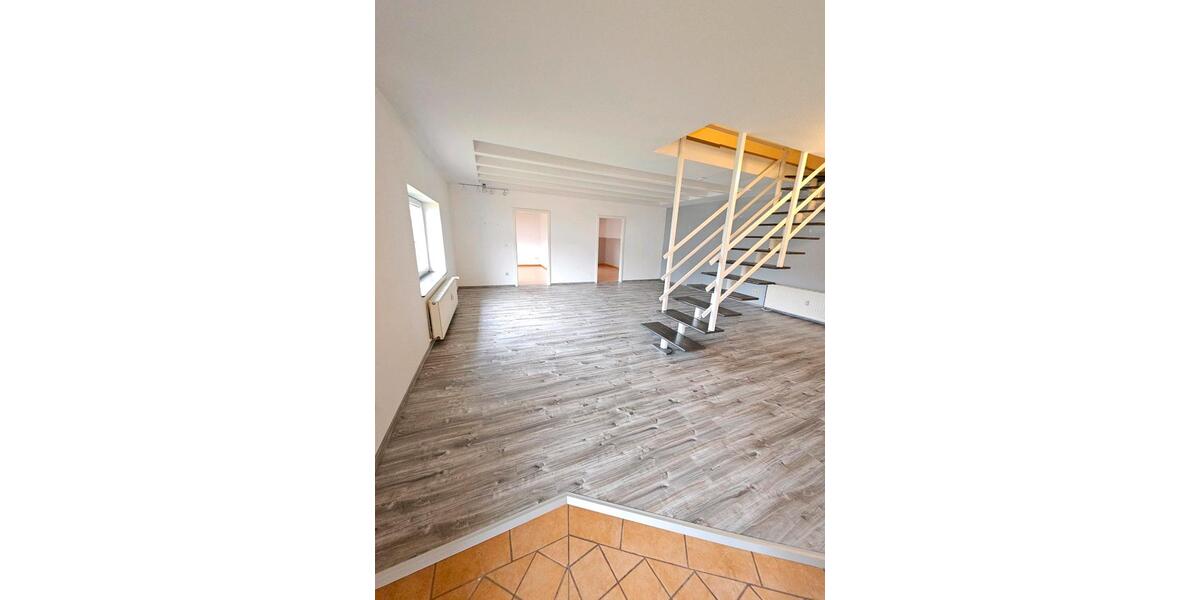 Etagenwohnung Bausendorf - 4 Zimmer, 92 m&sup2;, 835&euro; | Angebot:25402016