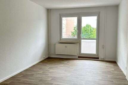 Wohnung Dessau-Roßlau Roßlau - 3 Zimmer, 69 m&sup2;, 555&euro; | Angebot:27006683