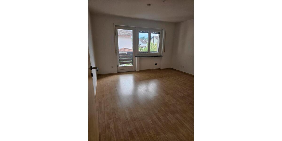 Etagenwohnung Traunreut St. Georgen - 4 Zimmer, 100 m&sup2;, 1.400&euro; | Angebot:26670250