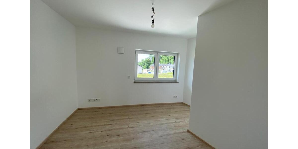 Doppelhaushälfte Windorf - 4 Zimmer, 145 m&sup2;, 1.500&euro; | Angebot:25859621