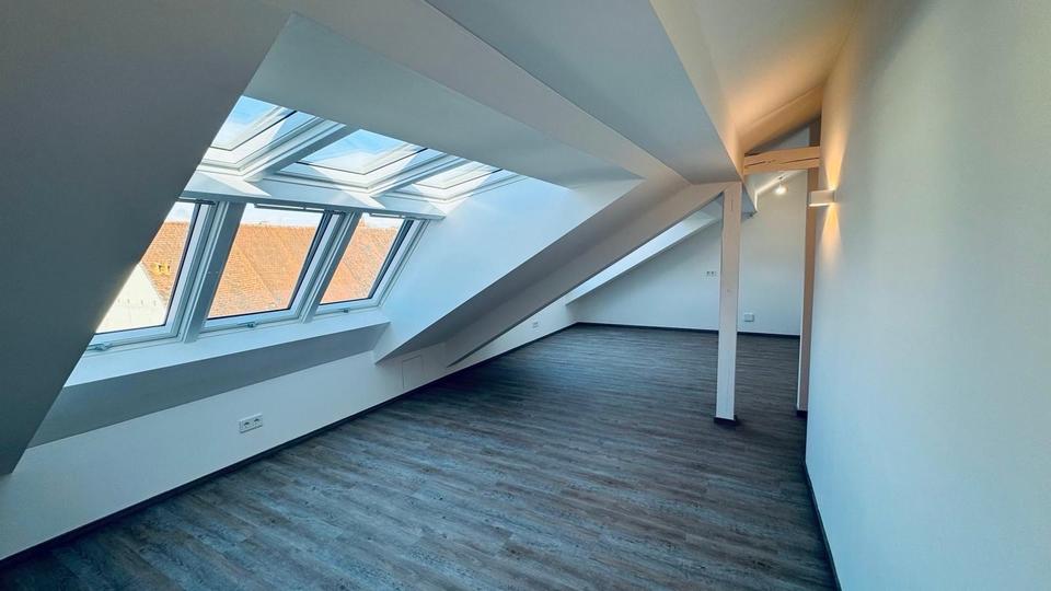 Dachgeschoßwohnung Adlkofen - 3 Zimmer, 84 m&sup2;, 1.029&euro; | Angebot:24848443