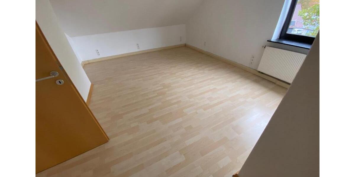 Etagenwohnung Kassel Bettenhausen - 3 Zimmer, 102 m&sup2;, 900&euro; | Angebot:25929939