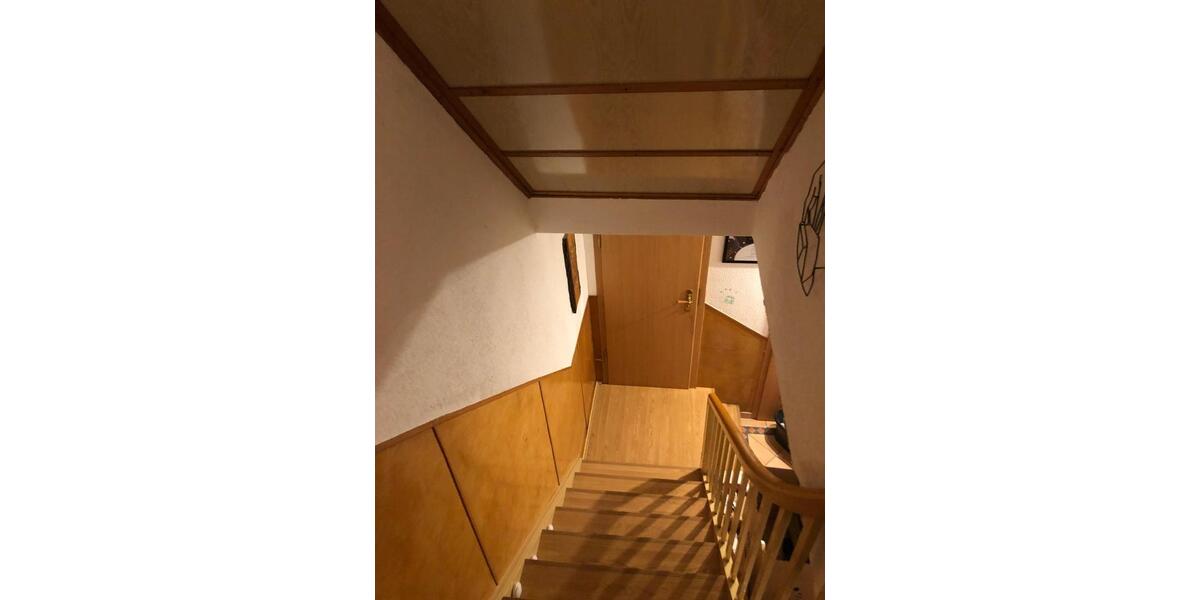 Einfamilienhaus Gotha - 8 Zimmer, 200 m&sup2;, 1.500&euro; | Angebot:26289768