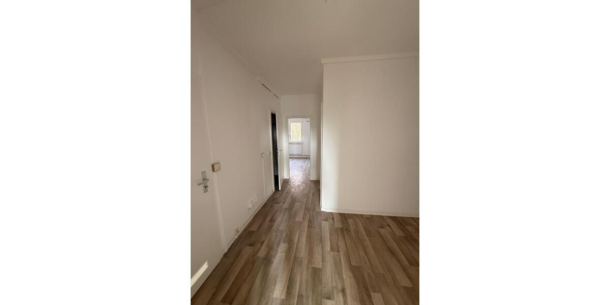 Etagenwohnung Burg Stargard - 3 Zimmer, 69 m&sup2;, 412&euro; | Angebot:22742423