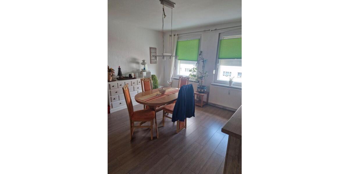 Dachgeschoßwohnung Burg - 1 Zimmer, 70 m&sup2;, 30&euro; | Angebot:24733351