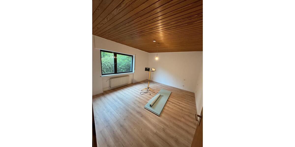 Erdgeschoßwohnung Kreuztal - 2 Zimmer, 95 m&sup2;, 900&euro; | Angebot:26691964