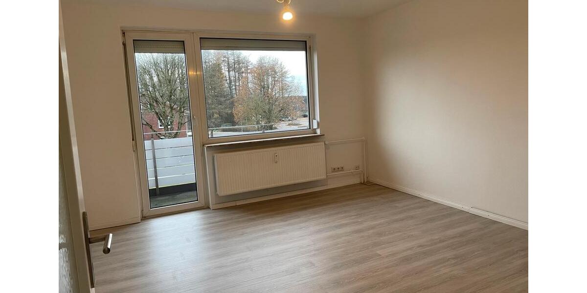 Schöne 3-Zimmer-Wohnung in Weiche, komplett renoviert 3 zimmer