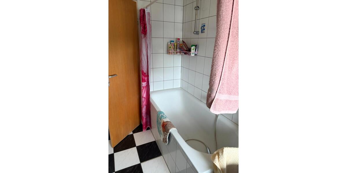 Dachgeschoßwohnung Krefeld Benrad - 2 Zimmer, 55 m&sup2;, 511&euro; | Angebot:26515558