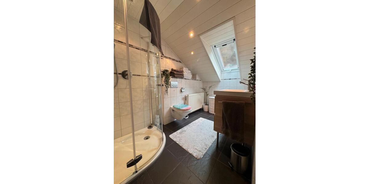 Dachgeschoßwohnung Kitzingen - 2 Zimmer, 60 m&sup2;, 800&euro; | Angebot:24443724