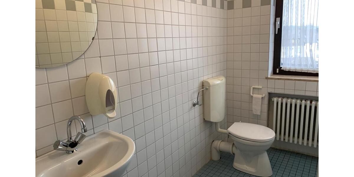 Eitorf-Zentrum: Büro- & Praxisflächen im Zentrum. zimmer