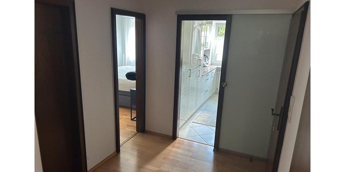Attraktive 2 Zimmer Wohnung MöbliertTeilmöbiliert 2 zimmer