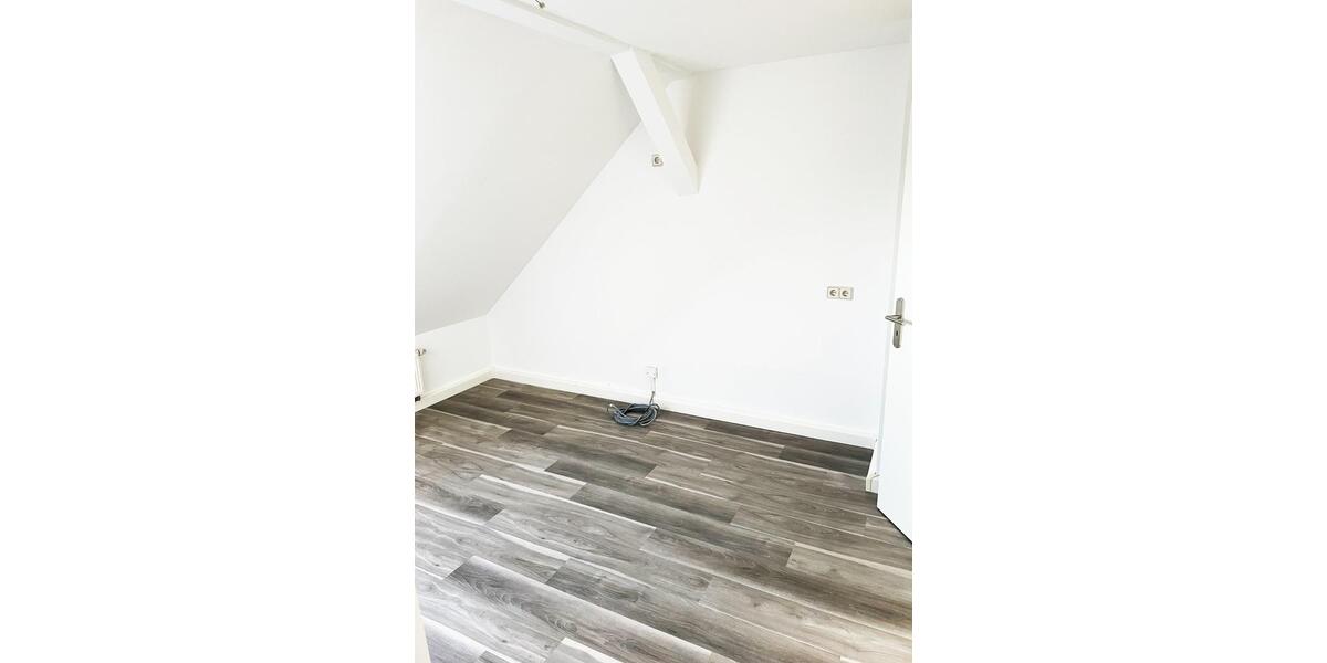 Dachgeschoßwohnung Jena Kernberge - 3 Zimmer, 63 m&sup2;, 790&euro; | Angebot:25805614