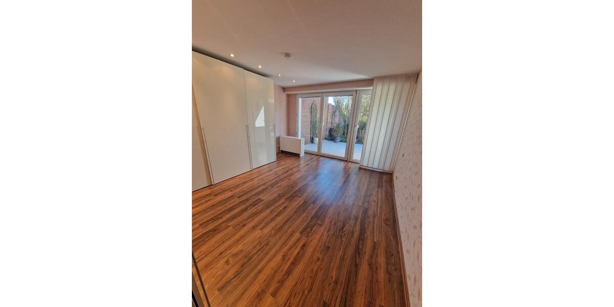 Erdgeschoßwohnung Mönchengladbach Nord - 4 Zimmer, 124 m&sup2;, 1.200&euro; | Angebot:26312960