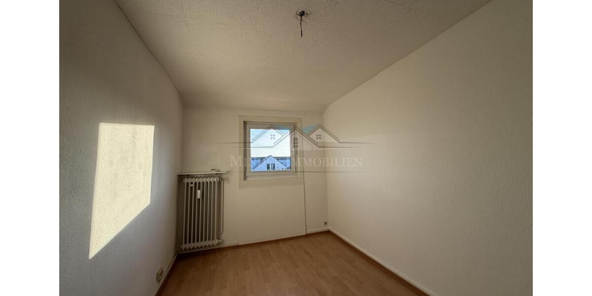 Dachgeschoßwohnung Butzbach - 4 Zimmer, 80 m&sup2;, 650&euro; | Angebot:25145312