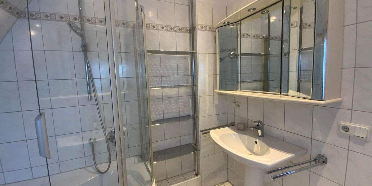 Einfamilienhaus Lünen - 3 Zimmer, 90 m&sup2;, 800&euro; | Angebot:25165863