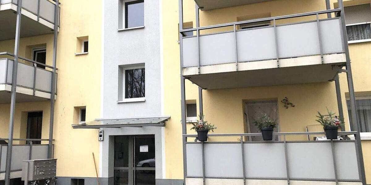 Etagenwohnung Singen (Hohentwiel) Singen - 4 Zimmer, 111 m&sup2;, 1.260&euro; | Angebot:25677101