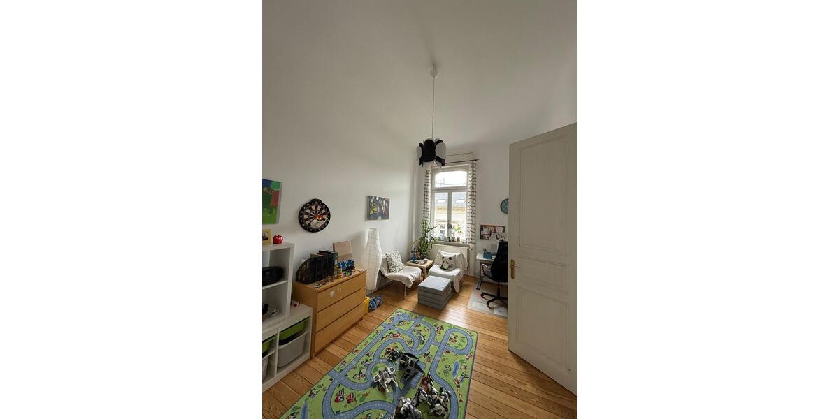 Etagenwohnung Wiesbaden Klarenthal - 4 Zimmer, 140 m&sup2;, 1.900&euro; | Angebot:26645382
