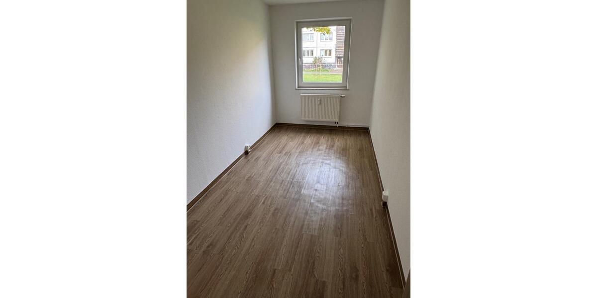 Etagenwohnung Sömmerda - 4 Zimmer, 72 m&sup2;, 399&euro; | Angebot:19574183