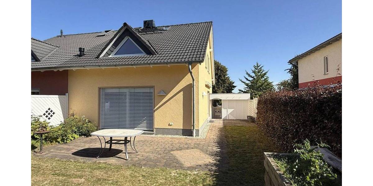 Doppelhaushälfte mit Carport - Erstbezug nach Sanierung 3 zimmer