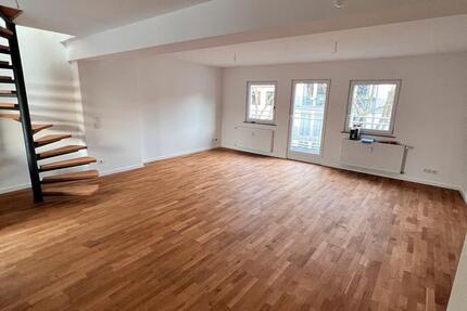 Penthouse Wohnung in ruhiger Nebenstraße in der Innenstadt 2 zimmer