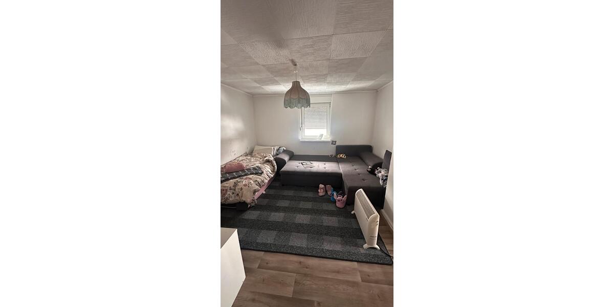 Einfamilienhaus Calden - 4 Zimmer, 120 m&sup2;, 700&euro; | Angebot:26112976
