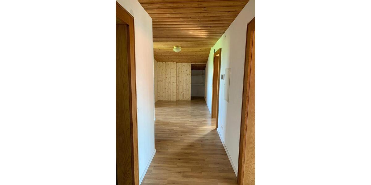 Dachgeschoßwohnung Lengenwang - 2 Zimmer, 90 m&sup2;, 810&euro; | Angebot:25868429