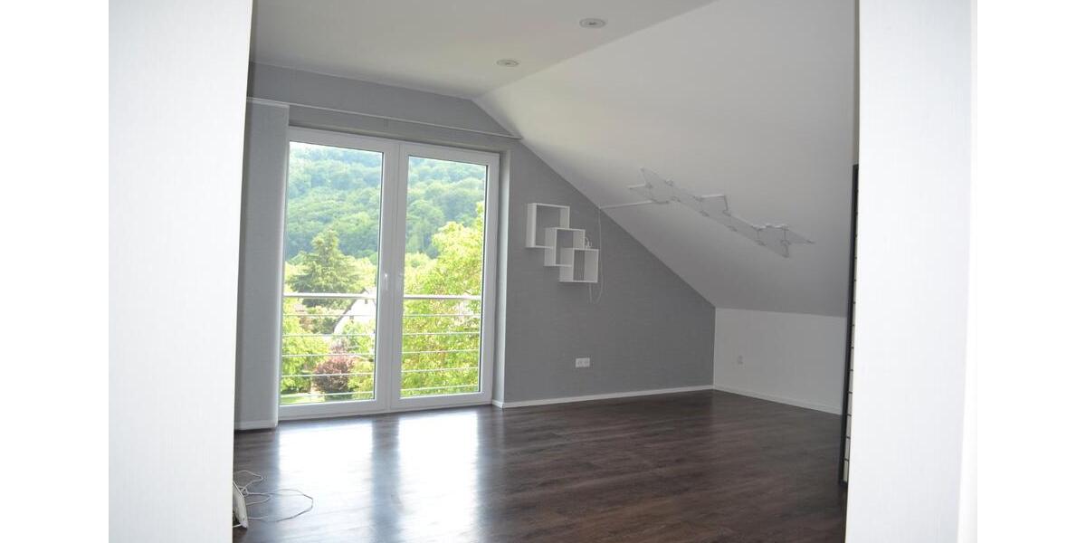 Dachgeschoßwohnung Andernach - 3 Zimmer, 108 m&sup2;, 1.250&euro; | Angebot:26041615