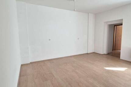 Wohnung zum Mieten in Hohenstein-Ernstthal 320 € 59.5 m²