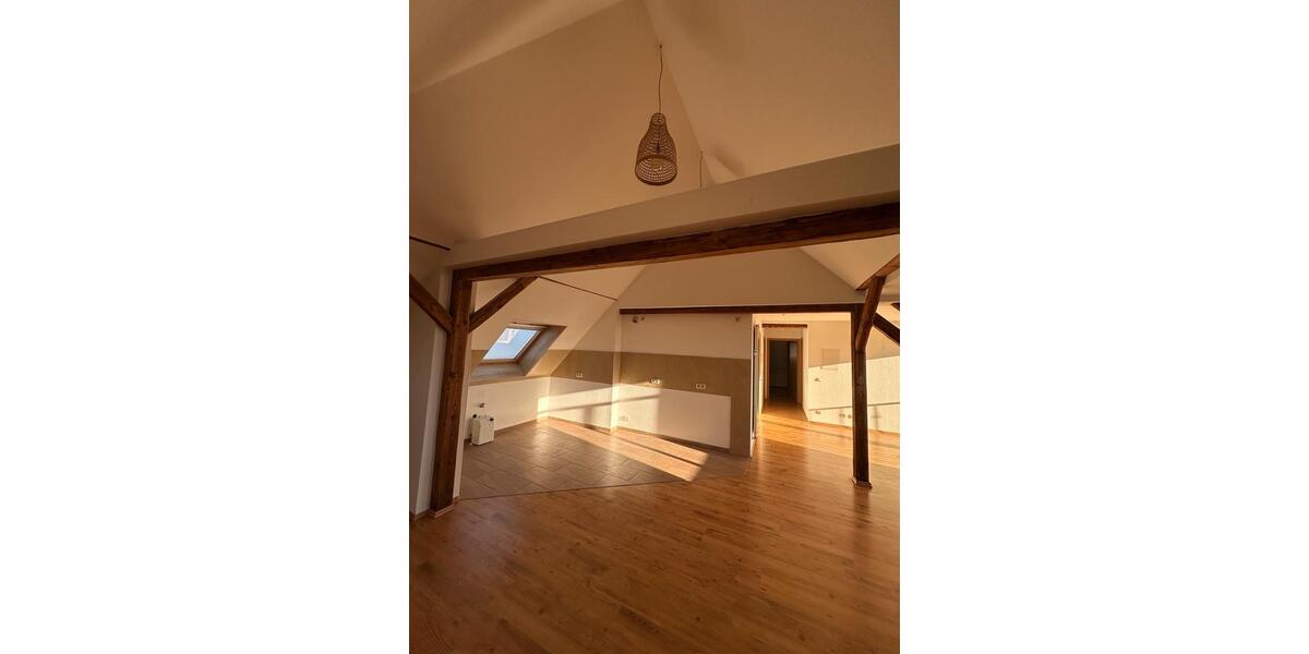 Dachgeschoßwohnung Aschersleben - 3 Zimmer, 85 m&sup2;, 669&euro; | Angebot:26441632